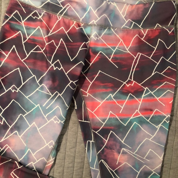 Abstract Sunset Legging - Picture 3 of 3